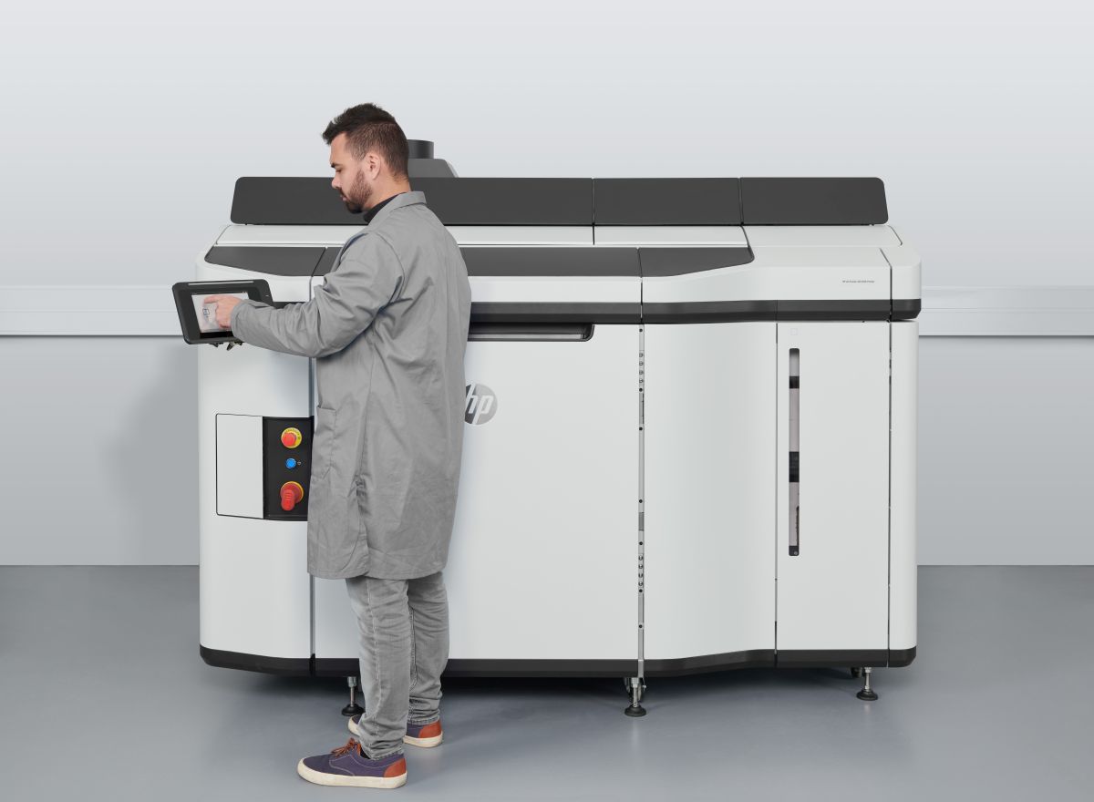 HP Jet Fusion 3D Drucker – schnelle und präzise additive Fertigung mit minimalem Materialverbrauch.